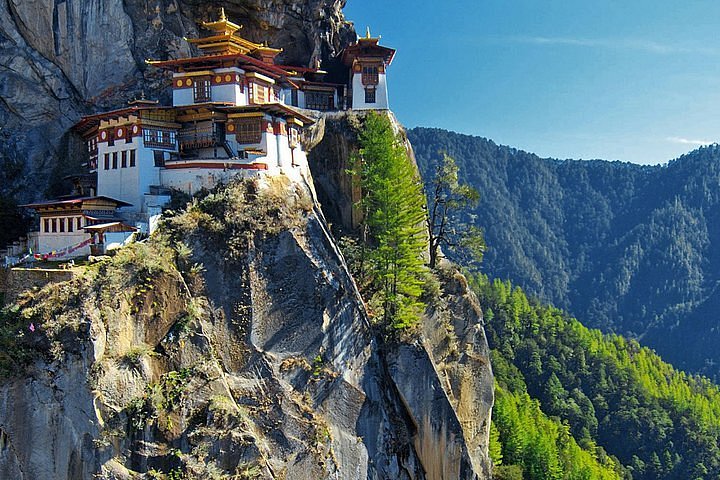 Explore Bhutan with a trusted DMC